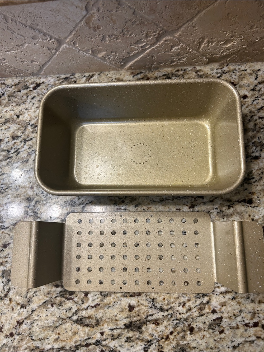 Gold Nonstick Roasting Pan with Steam-Drain Rack( Meatloaf Pan)